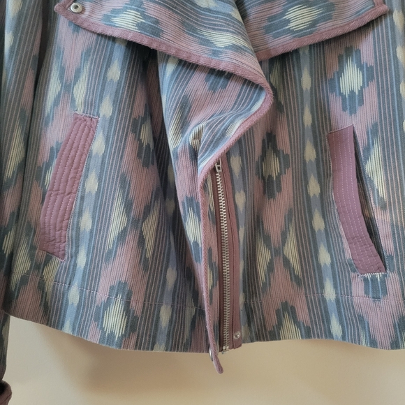 ⛄️ Blank NYC Printed Moto Jacket - Picture 2 of 7